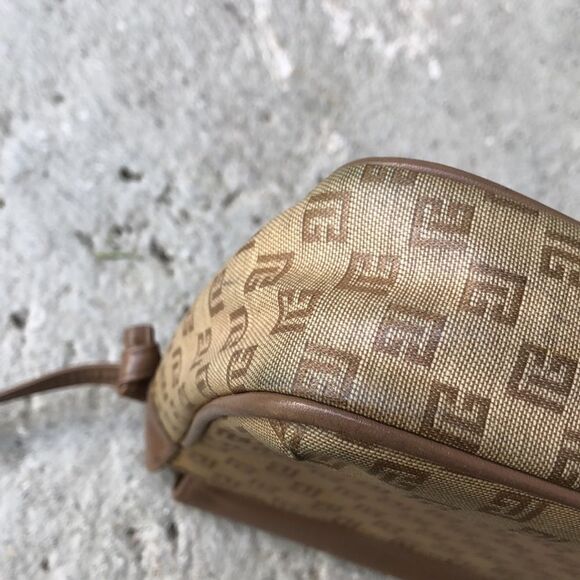 Pierre Balmain crossbody - Picture 8 of 10